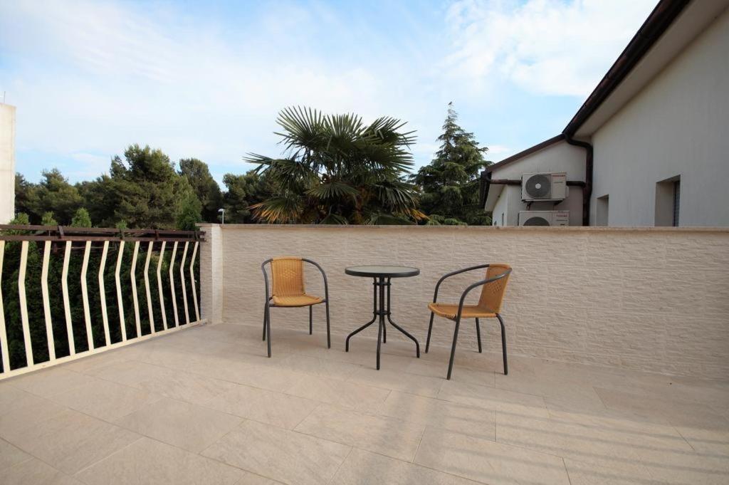 PUY Apartment Deni מראה חיצוני תמונה